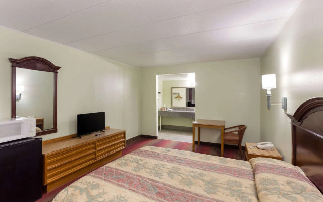 photo 5 of Rodeway Inn South Point