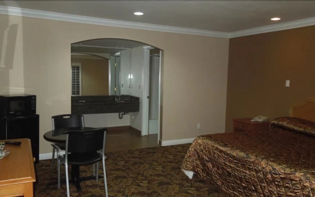 photo 4 of Southern Motel