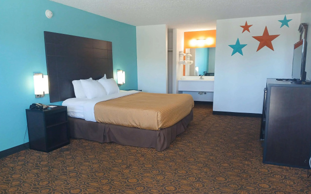photo 2 of Howard Johnson by Wyndham Branson Theatre District
