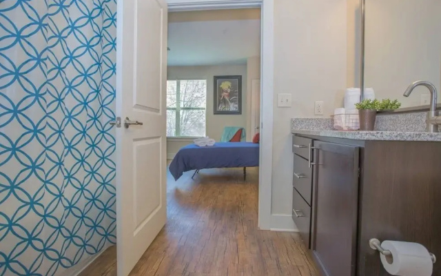 photo 5 of Frontdesk - Mezzo 1 Southpark Apts Charlotte, NC