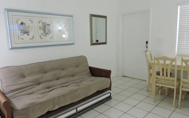 photo 3 of Southwinds Inn # 7 - One-bedroom