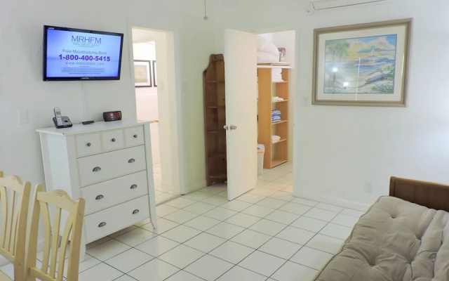 photo 5 of Southwinds Inn # 7 - One-bedroom