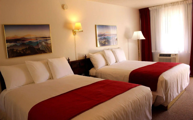 photo 2 of Sovana Inn