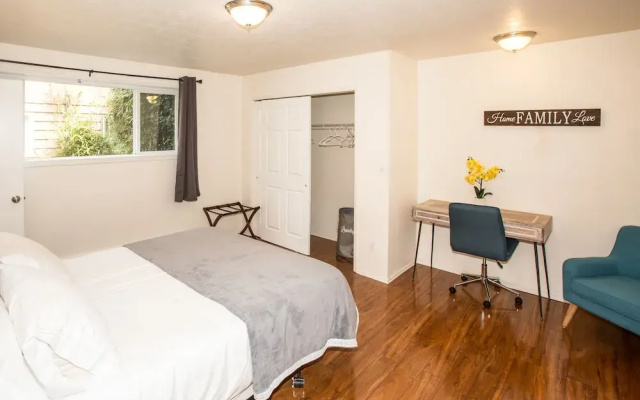 photo 5 of Space Needle Place - New Seattle Apt - Sleeps 8