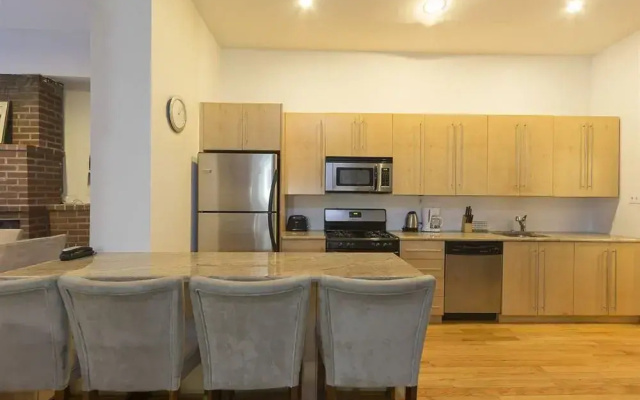 photo 3 of Spacious 2 Bedroom in Times Square - West 46 Street - SFU 45729