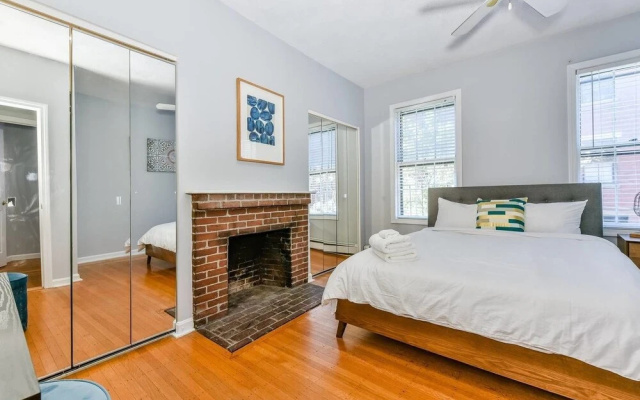 photo 3 of Spacious 2br/1ba Beacon Hill Apt Near MGH