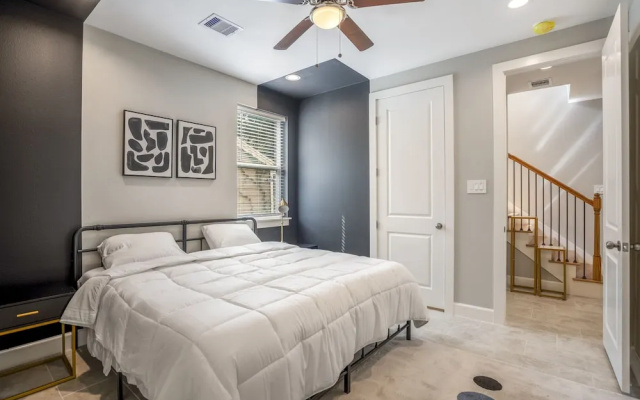 photo 5 of Spacious 3 Bed House near MD Anderson