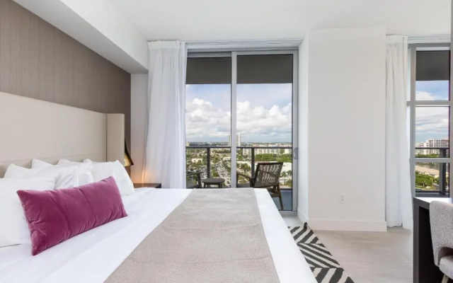 photo 2 of Spacious 3 Bedroom at Hyde Beach House 12th floor
