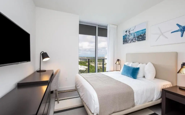 photo 5 of Spacious 3 Bedroom at Hyde Beach House 12th floor