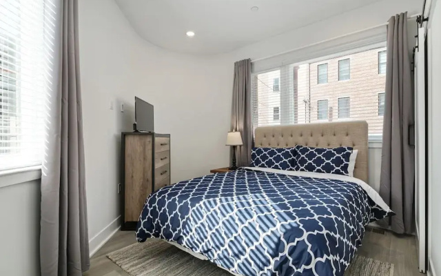 photo 2 of Spacious 3 Bedroom Near Center City & Upenn