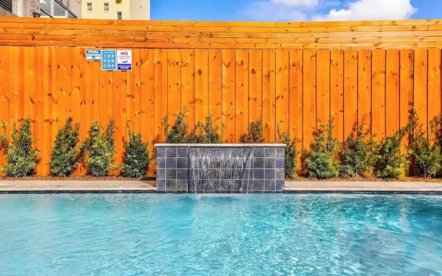 photo 3 of Spacious 3BR Condo in New Orleans