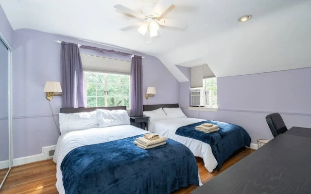 photo 2 of Spacious 4BR CozySuites in Old Town Alexandria