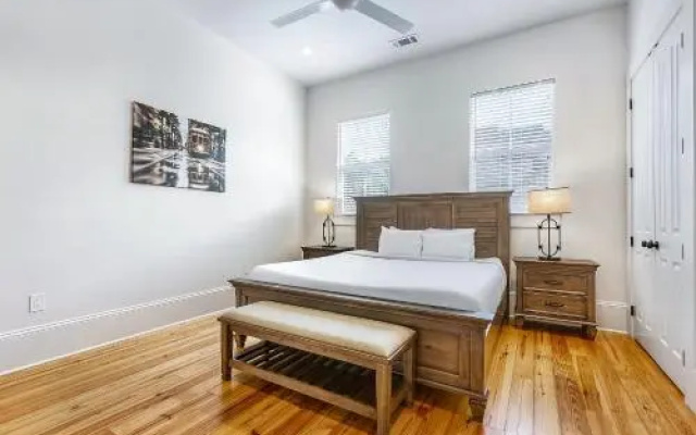 photo 5 of Spacious 3BR on Carondelet by Hosteeva