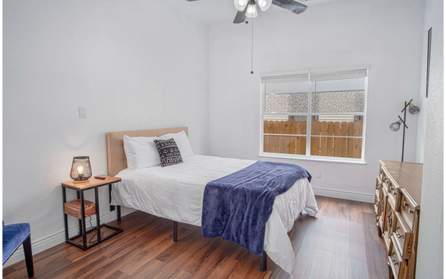 photo 2 of Spacious 4 BR Home Near River Walk 6 Mins Drive