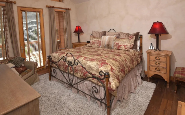 photo 4 of Spacious 4br 4.5ba  Ski In/out-stay +7 Nights 4 Bedroom Condo by RedAwning