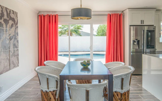 photo 2 of Spacious 4BR Near Old Town by WanderJaunt