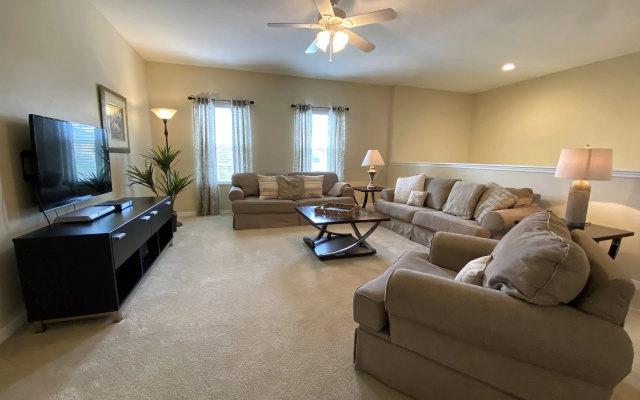 photo 4 of Spacious 5Bd Pool Hm Spa Gm Watersong -256YS, Davenport, US