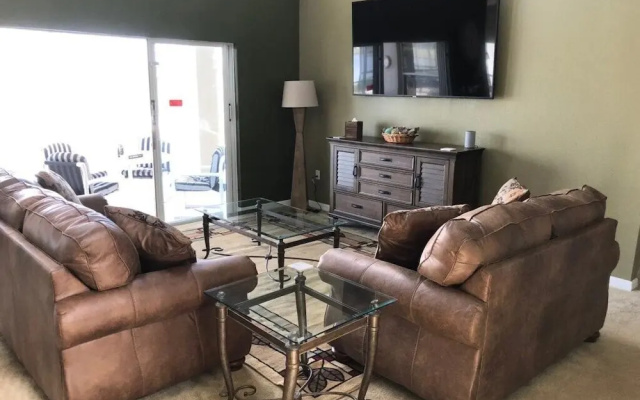 photo 2 of Spacious 5br, 3.5ba W/ 2 Living Areas 5 Bedroom Villa