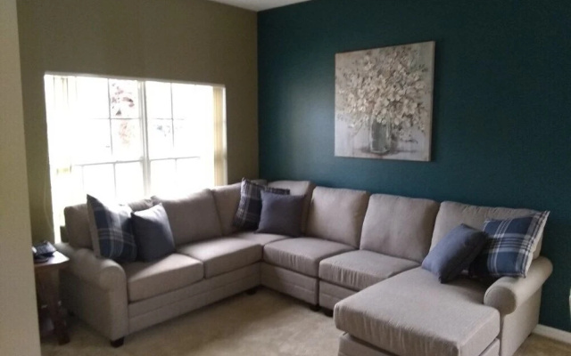 photo 3 of Spacious 5br, 3.5ba W/ 2 Living Areas 5 Bedroom Villa