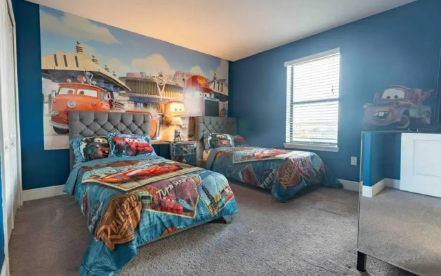 photo 3 of SPACIOUS 6bdrm Villa near ALL the attractions!!