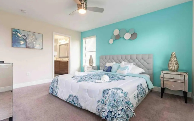photo 4 of SPACIOUS 6bdrm Villa near ALL the attractions!!