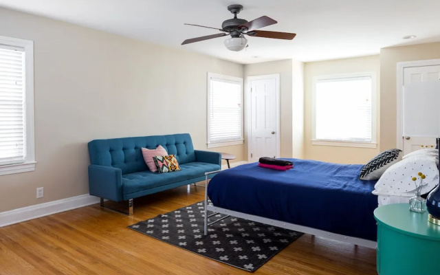 photo 5 of Spacious 6BR /2.5 Bath in Highlands!
