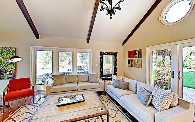 photo 3 of Spacious 6br Vineyard  - Pool & Valley Views 6 Bedroom Home