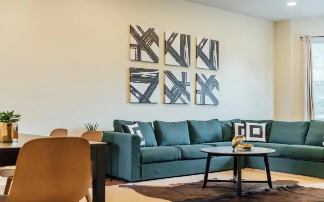 photo 2 of Spacious and Airy Apartment for Big Groups!