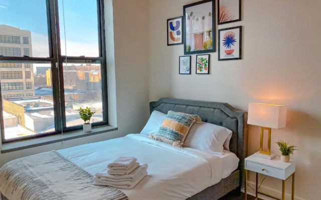 photo 3 of Spacious and Luxurious 3br/2ba near McCormick Place with optional parking