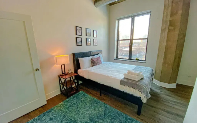 photo 4 of Spacious and Luxurious 3br/2ba near McCormick Place with optional parking
