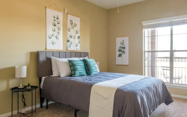 photo 4 of FRONTDESK Residences at Gramercy Apts Houston