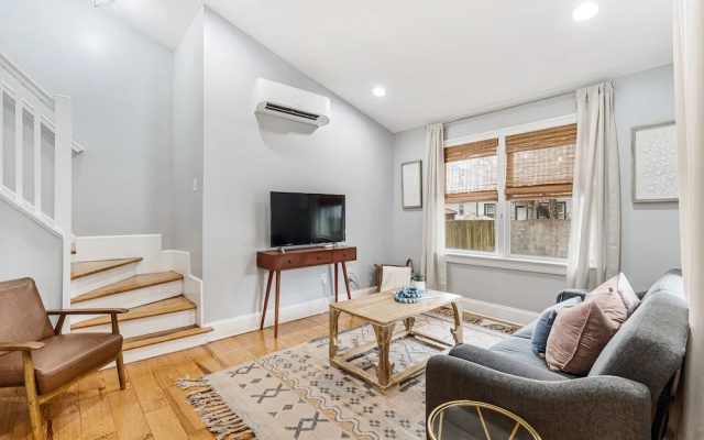 photo 2 of Spacious Apartment Downtown