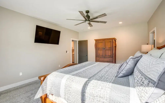 photo 2 of Game Room + Pool Access: Spacious Cabin in Arnold