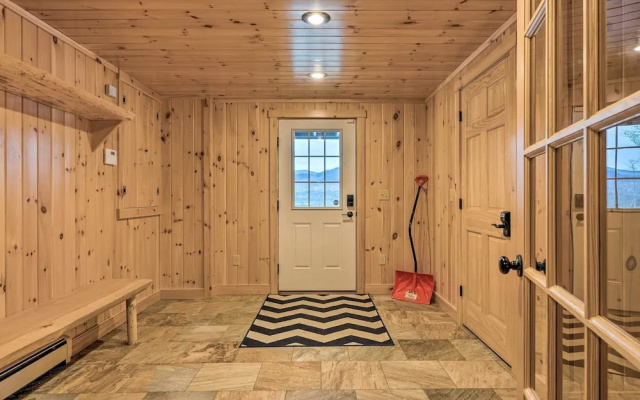 photo 2 of Spacious Cabin: 10 Mi to Sunday River Skiing!