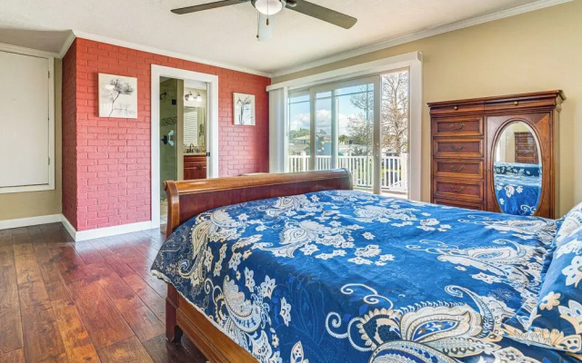photo 4 of Spacious Canalfront Home w/ Pool ~ 1/2 Mi to Beach