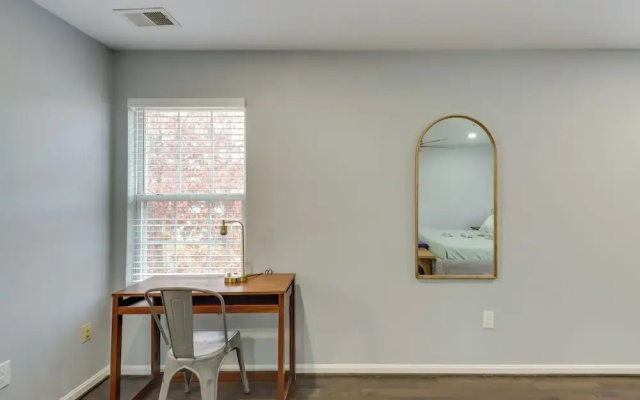 photo 2 of 8 Mi to National Mall: Quiet Cheverly Apt