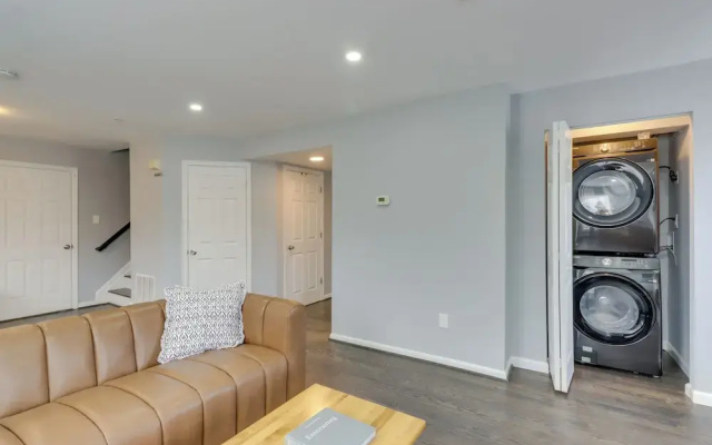 photo 3 of 8 Mi to National Mall: Quiet Cheverly Apt