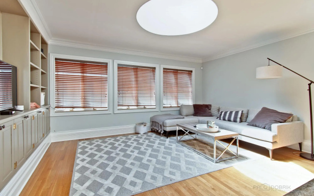 photo 4 of Spacious Chicago House near Oak Street Beach