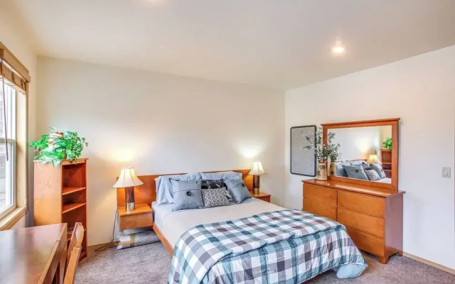 photo 5 of Spacious Coeur d 'alene Home: Near Everything!