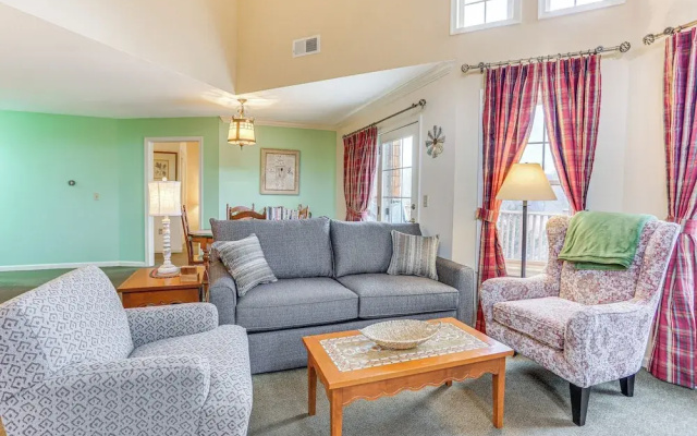 photo 2 of Spacious Condo w/ View < 1 Mi to Mtn Creek Resort!