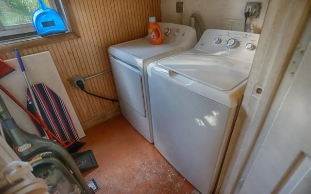 photo 4 of Spacious & Conveniently Located Miami Airport Home