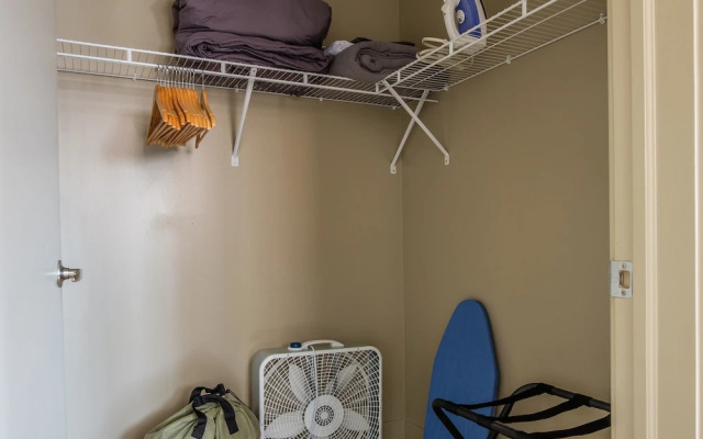 photo 3 of 1 & 2 BR Apts w/ Gym, WiFi & Laundry by Frontdesk