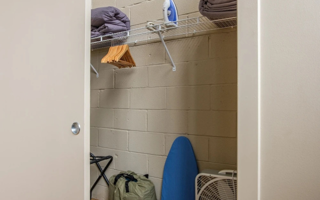 photo 4 of 1 & 2 BR Apts w/ Gym, WiFi & Laundry by Frontdesk