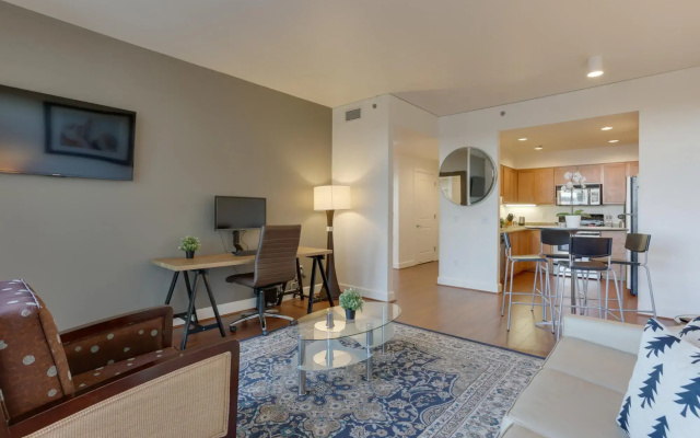 photo 3 of Spacious, Downtown Location – great for work and relaxing!