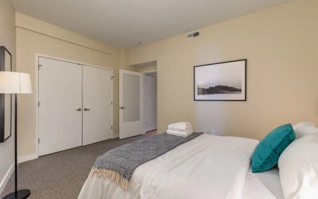photo 3 of Spacious DT 2BR With Free Parking by Zencity