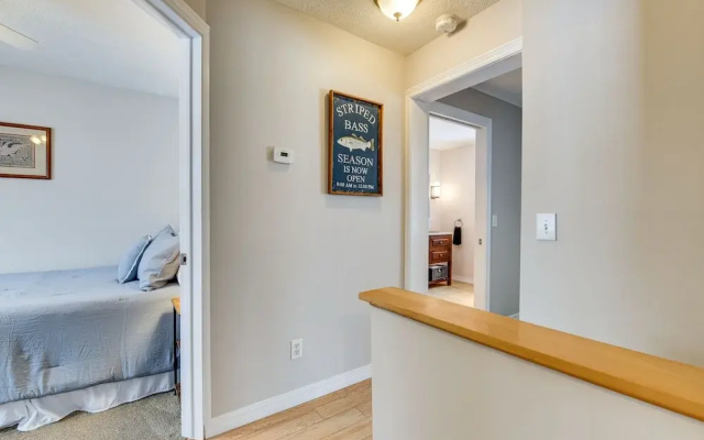 photo 5 of Spacious Family Home w/ Deck & Yard: 5 Mi to Stowe