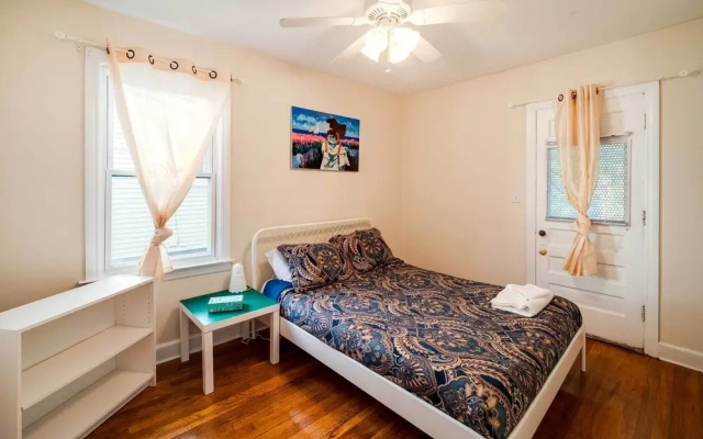 photo 5 of Ferndale Apartment w/ Yard - Near the Detroit Zoo!