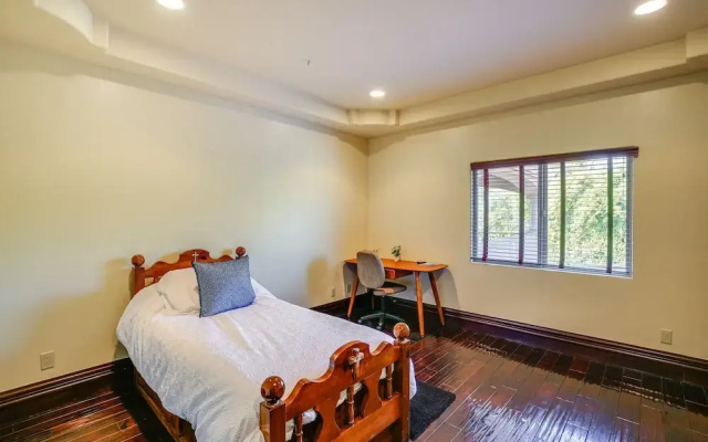 photo 4 of Spacious Fullerton Villa w/ Private Pool & Hot Tub