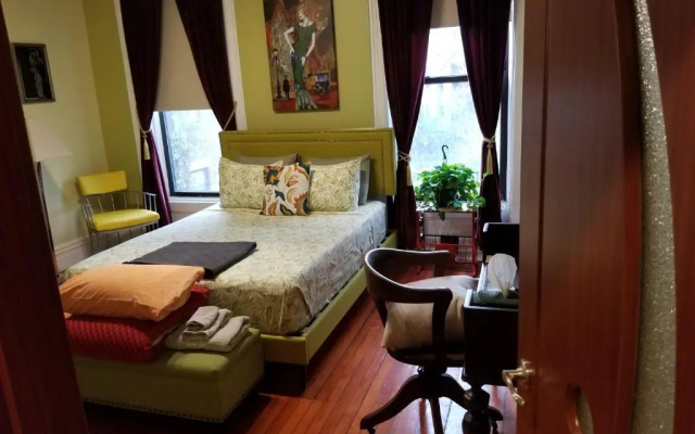 photo 3 of Spacious Fully Furnished Harlem Apartment Near Morningside Park