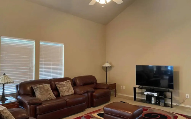 photo 2 of Spacious House BMT Six Flags Seaworld